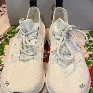 On Cloud CloudEasy White Athletic Sneakers size 7.5